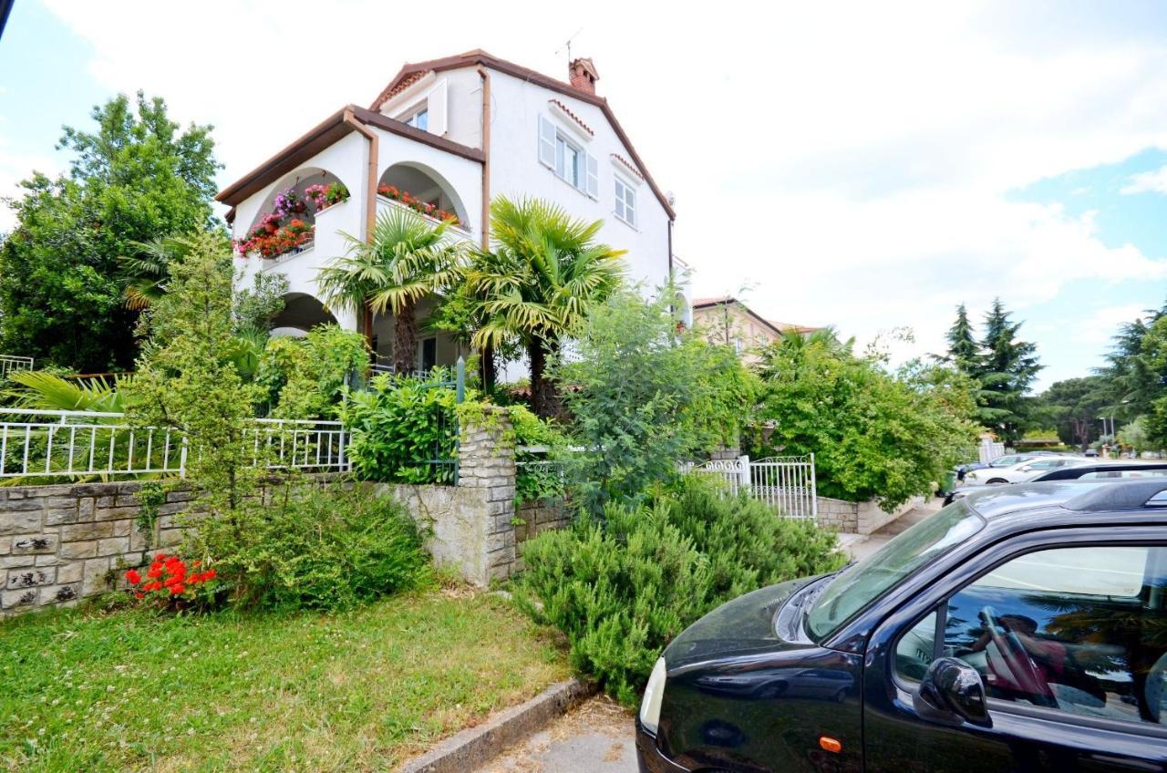 Apartments Dea Porec Exterior photo
